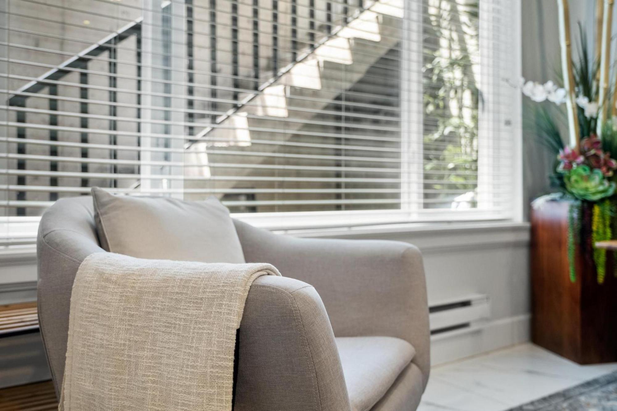 Willow Suite Langley Luaran gambar